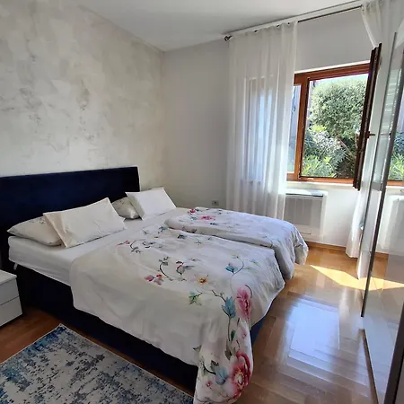 Apartment Leona