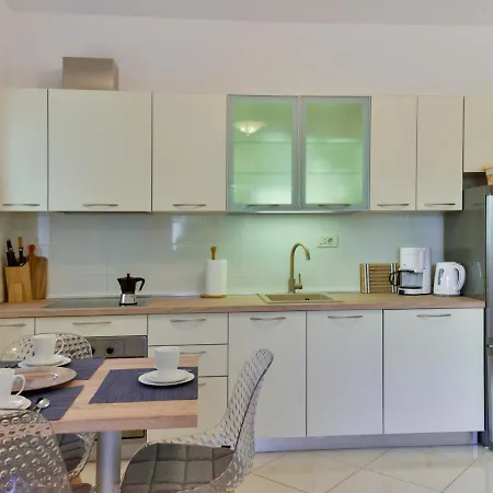 Appartement Leona *